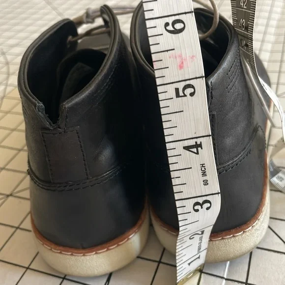 Timberland men’s chukka boots, size 7.5, great used condition black with brown - Picture 6 of 8